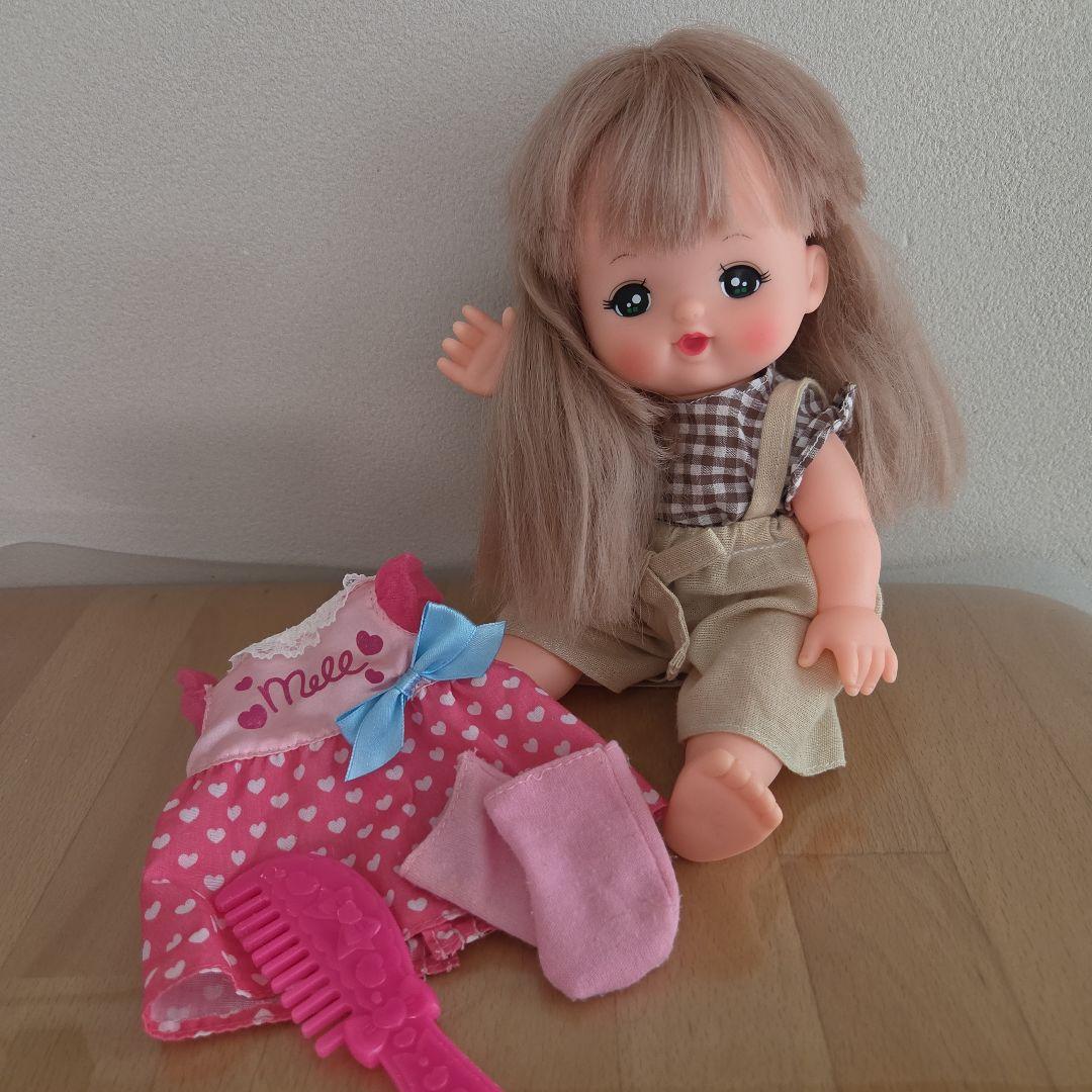 Merchan Doll Outfit with Comb