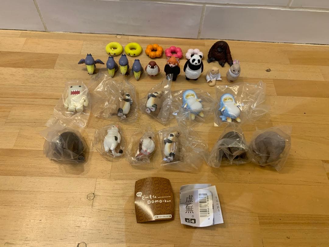 G0520-17★Capsule Toy Figures Lot of 26 Pieces (Includes Unopened Items)
