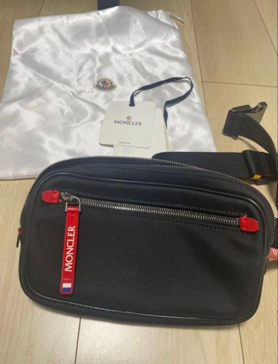 MONCLER Moncler 胸包 腰包 黑色