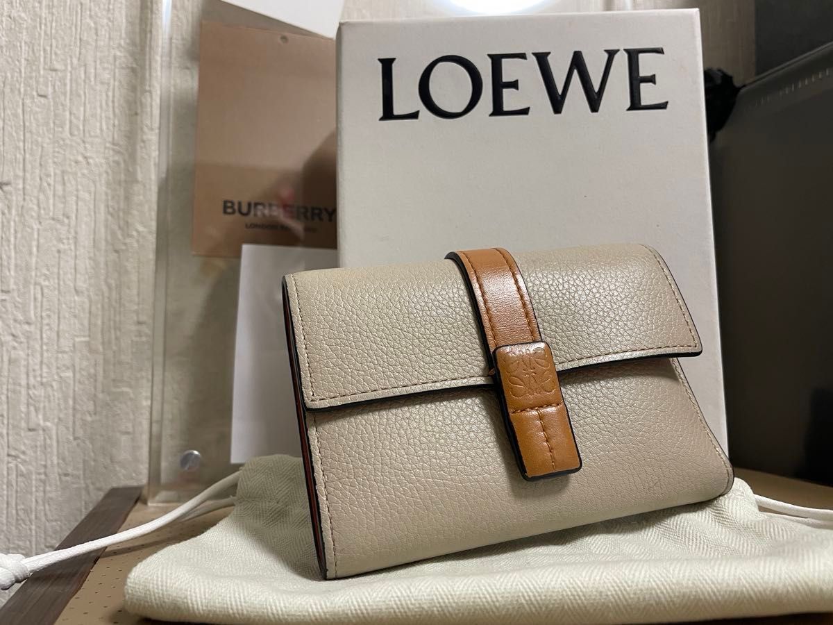 LOEWE Vertical Wallet Small, Trifold Wallet, Light Oat, Honey