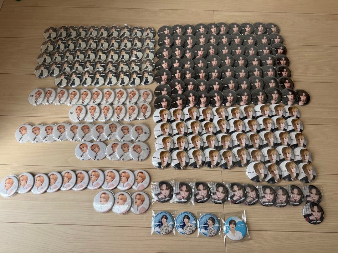 ATEEZ YUNHO Pin Badge Lot