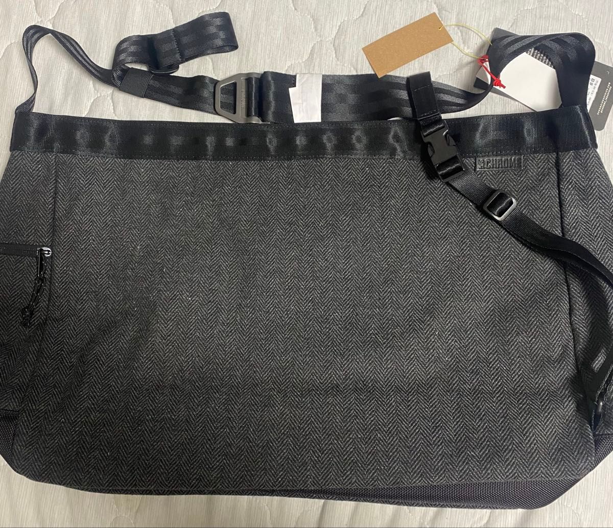 库存最后一件【全新】CHROME NEWSPAPER HERRINGBONE 26L 克罗姆 消息包 鱼骨纹