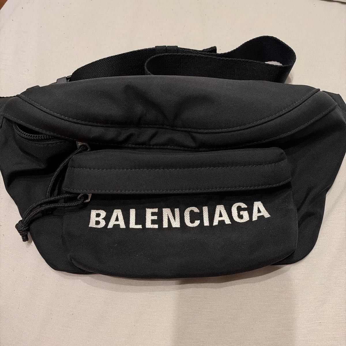 BALENCIAGA巴伦西亚探险家身体包黑色