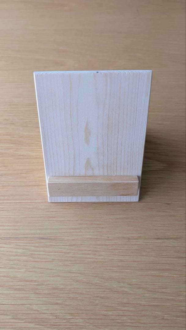 Wooden Smartphone Stand | Handmade by Father with 45 Years of Carpentry Experience | Utilizes Offcuts, One-of-a-Kind Item