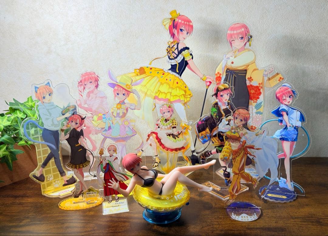12 Pieces Total The Quintessential Quintuplets Ichika Nakano Acrylic Stand Figures Bundle Big