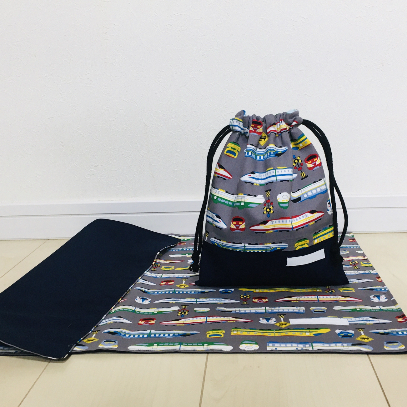 新干线 (灰色)🚅🚄🚉(40 × 60) 午餐垫、供餐袋的2点套装🚉🚄入园入学套装2026