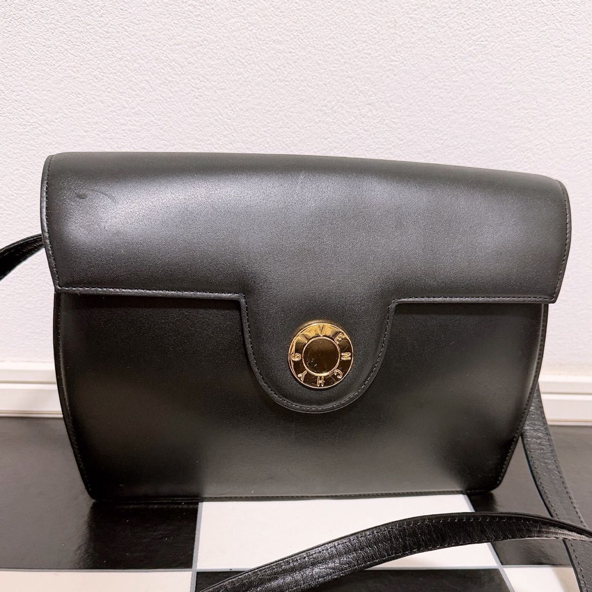 《良品》 CIVENCHY (Givenchy) 黑色皮革单肩包