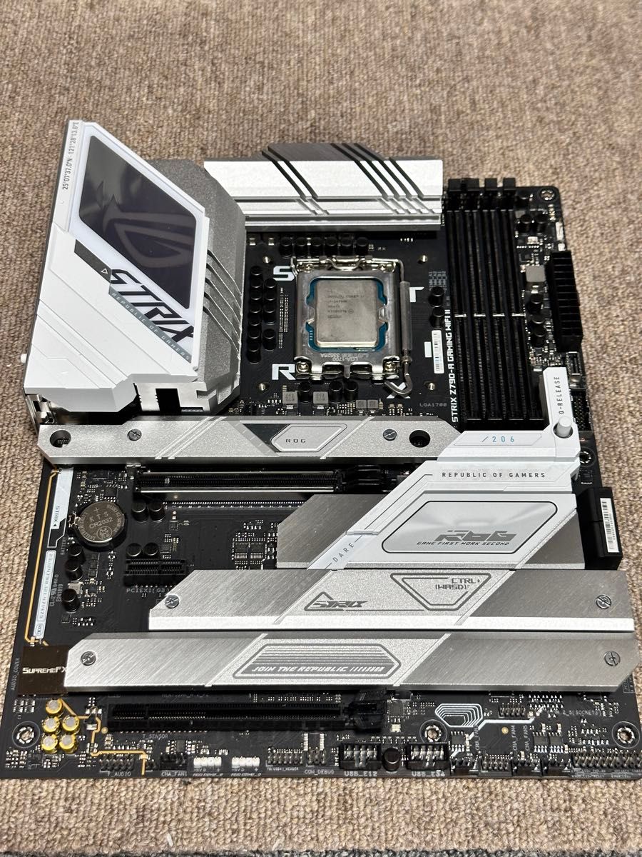 品相极佳 ROG STRIX Z790-F GAMING WIFI II + 酷睿 i7-14700K