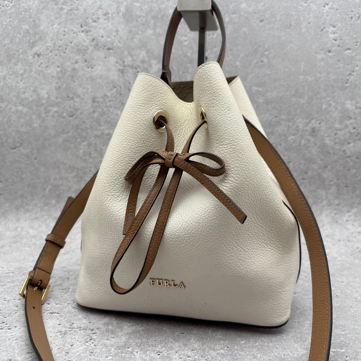 FURLA フルラmコスタンザ ショルダーバッグ 巾着 2way レザー ホワイト ブラウン