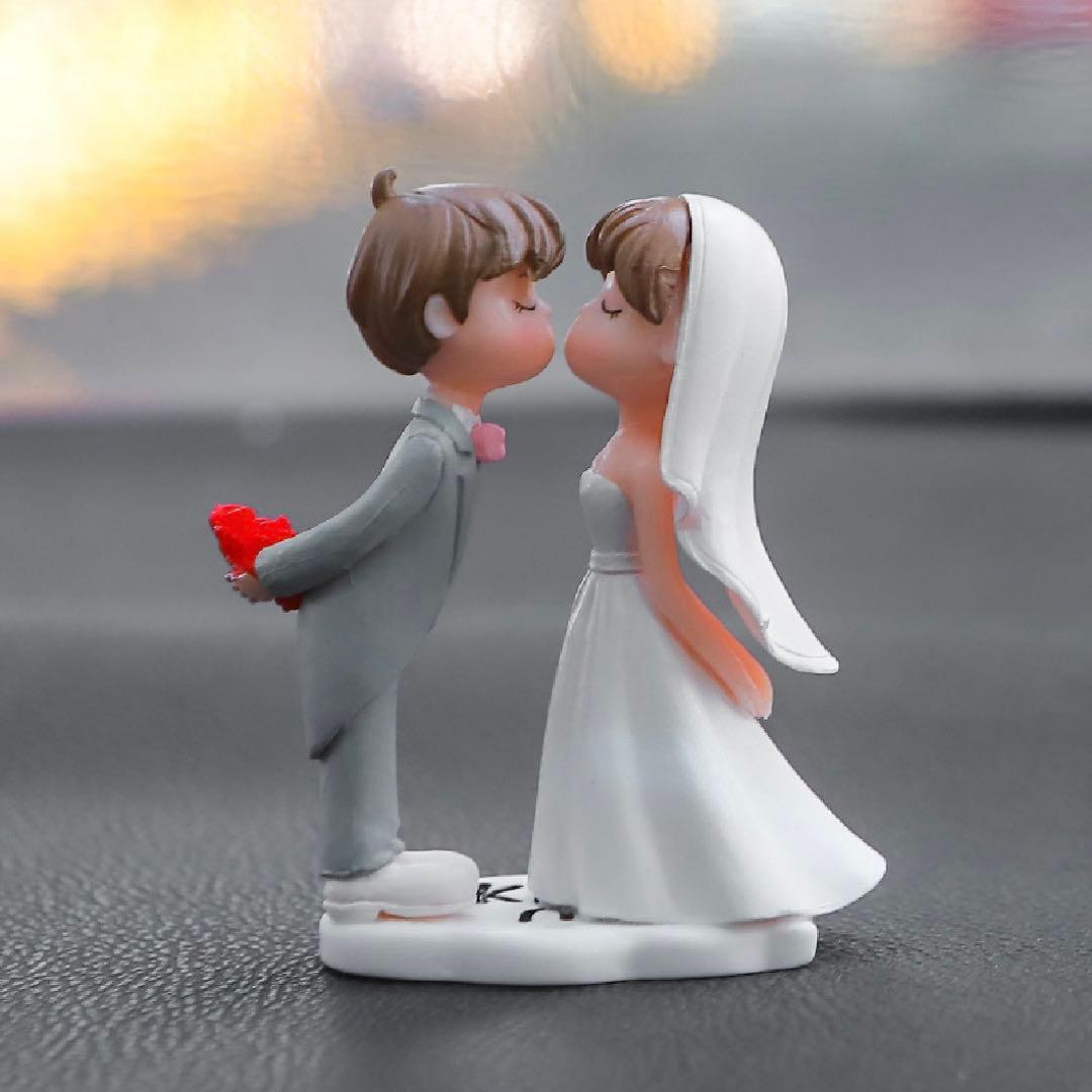 Cake Topper Bride and Groom Figurine Accessories Wedding Balloon