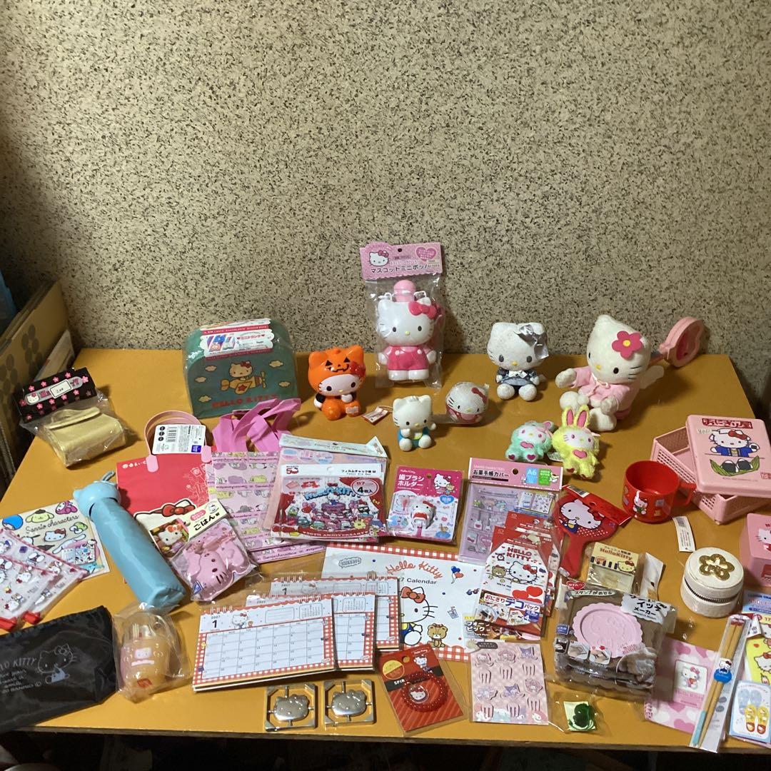 4593 Hello Kitty Goods Bulk Sale Sanrio