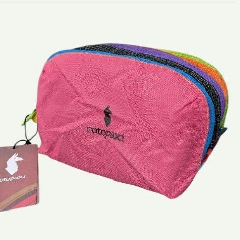【【新品】Cotopaxi 多色拼布化妆包 粉色系 旅行收纳包 维生素彩色系列 羊驼毛化妆包
