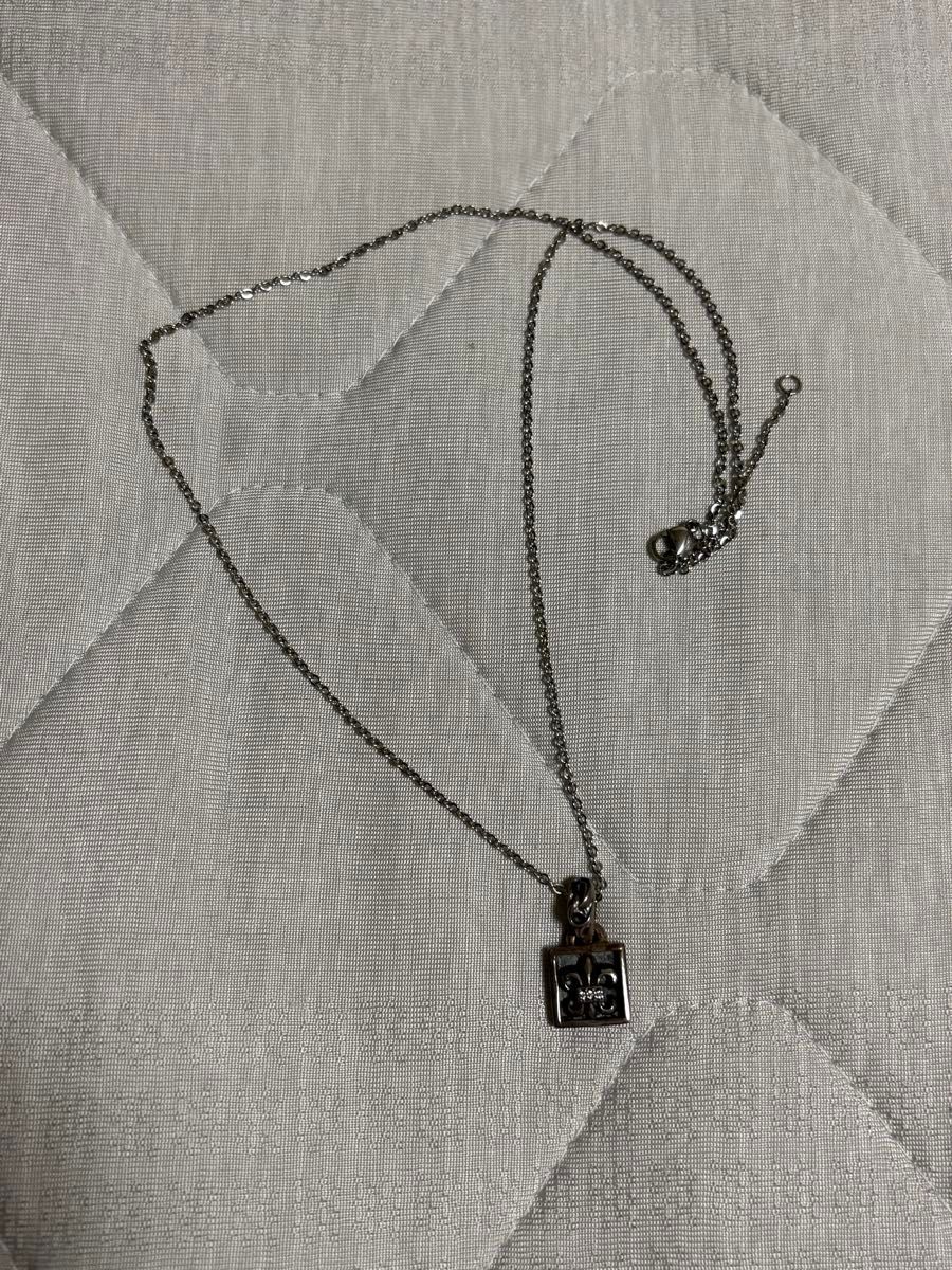 CHROME HEARTS 克罗姆哈茨　FRAMED BS FLUER 框架式BS火焰吊饰 项链坠