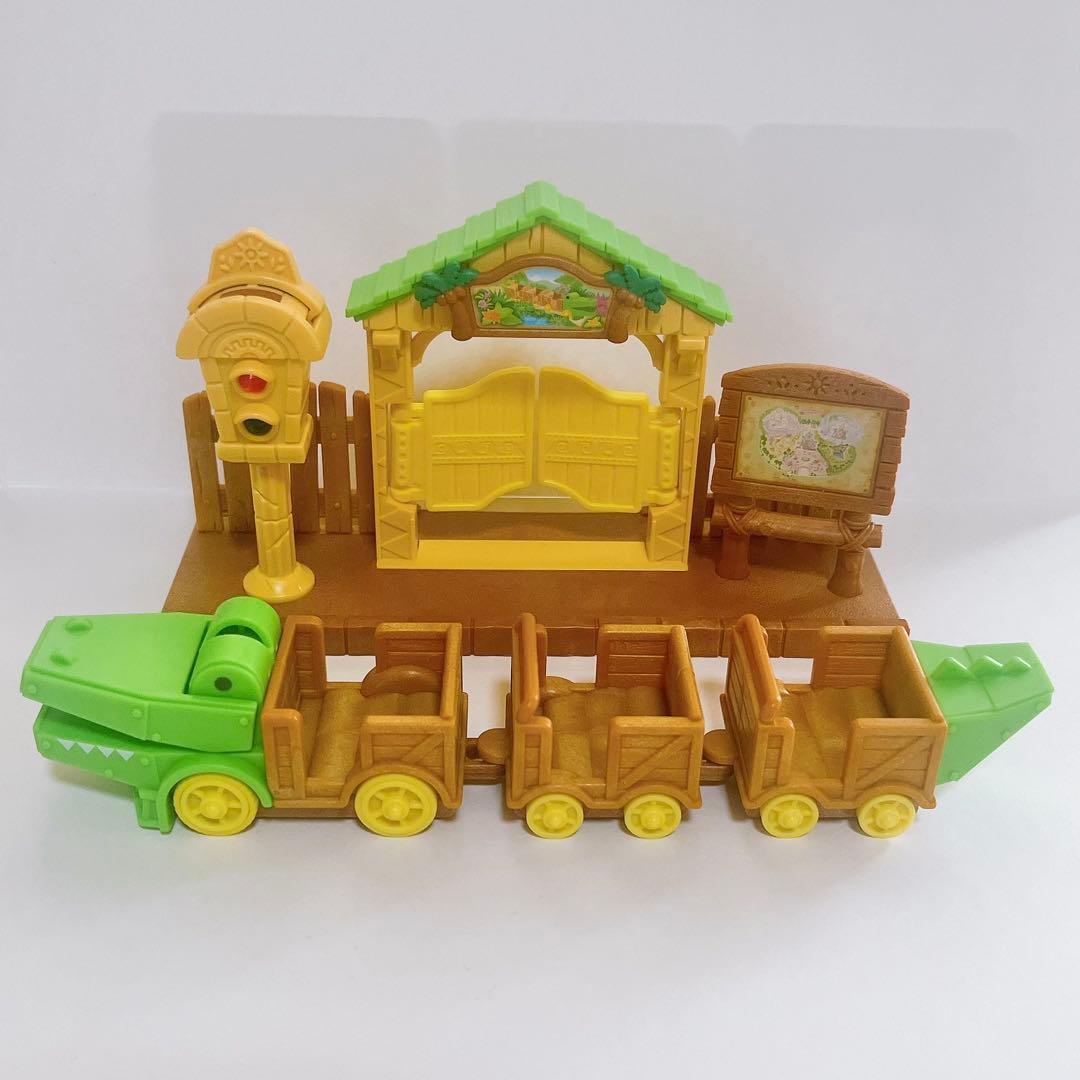 Sylvanian Families Thrilling Alligator Train