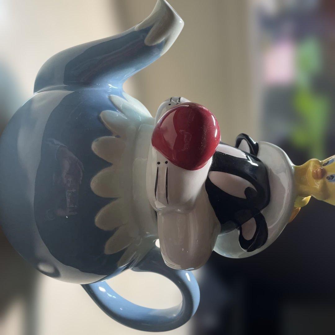 Super Cute Looney Tunes Pot