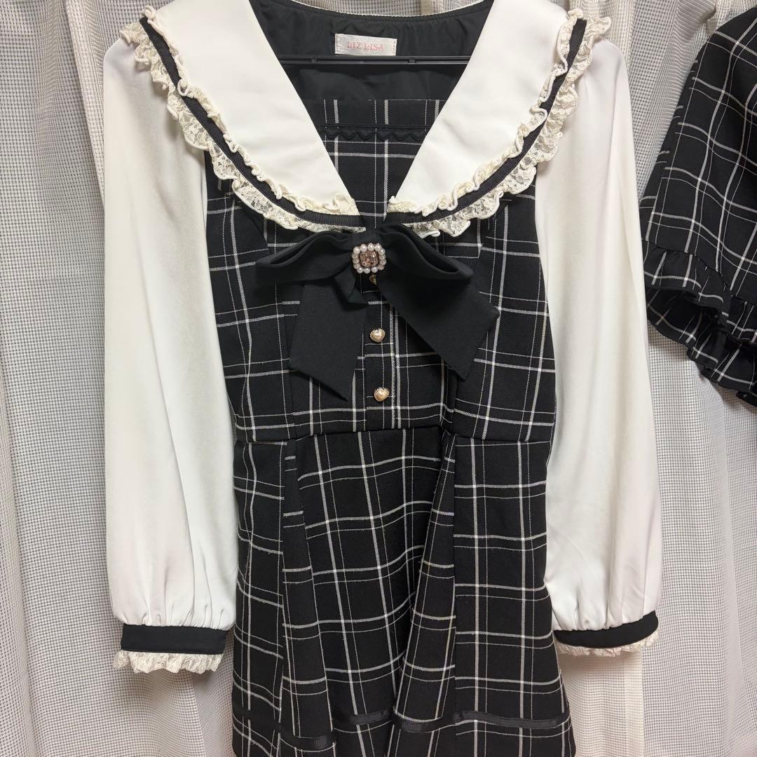 LIZLISA 带蝴蝶结水手领套装 正品 黑格纹