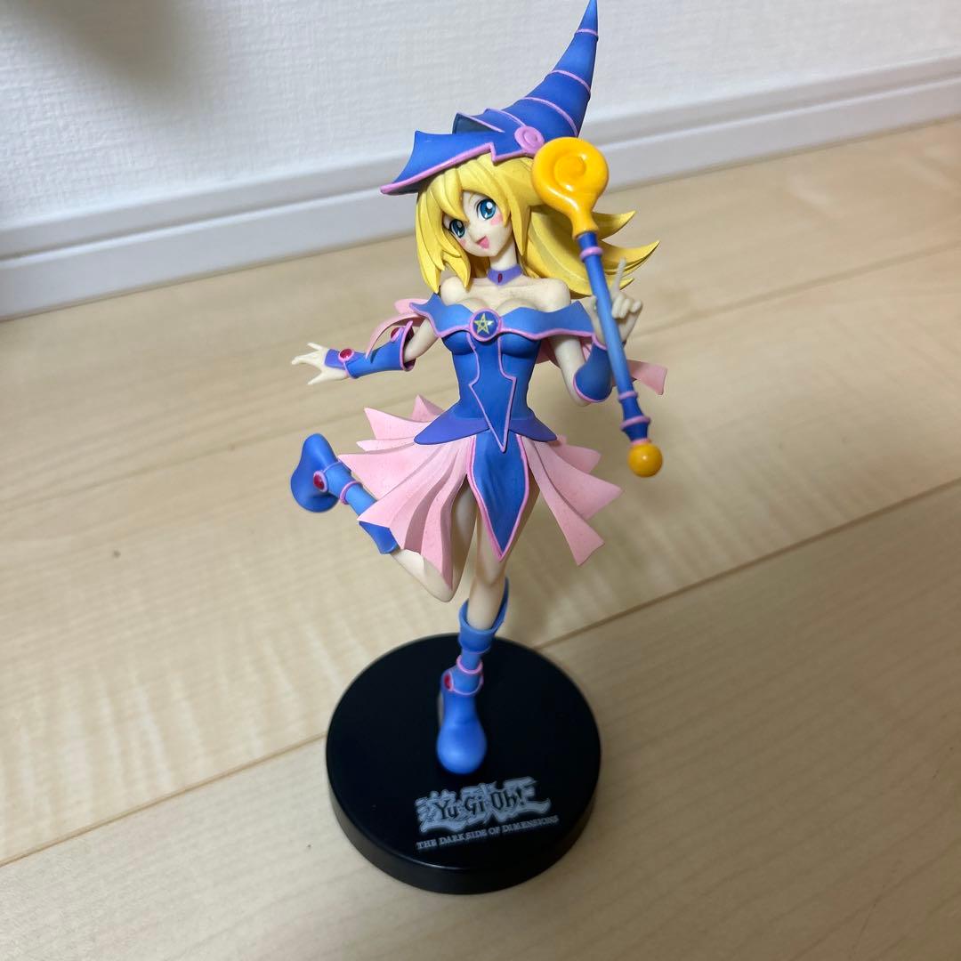 Yu-Gi-Oh! Black Magician Girl Figure