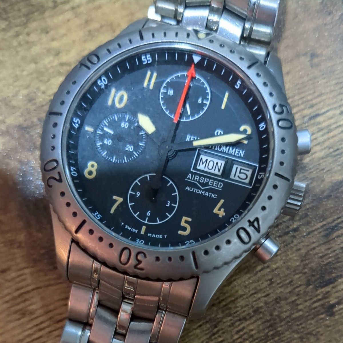 Revue Tomein Airspeed Titanium Lemania 5100 Chronograph