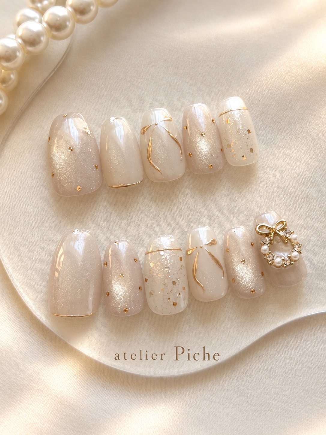 Christmas🎄Nail tips, snow white, magnetic gold dots and ribbon