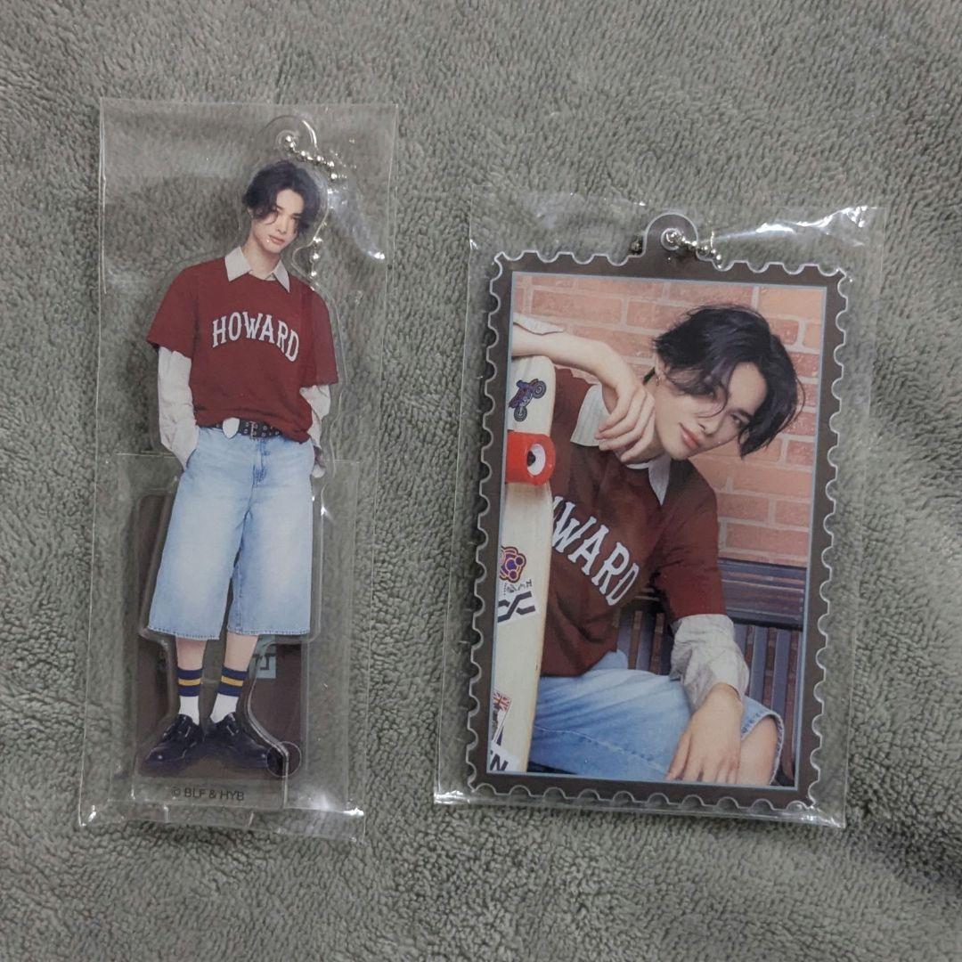 ENTYPEN Niki Acrylic Stand Set