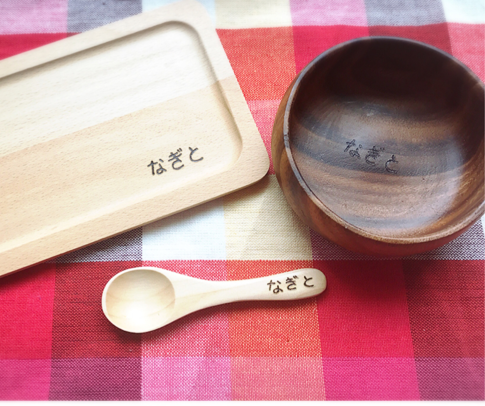 生育贺礼、婴儿辅食餐具,还可刻上名字,适合作为初次进食仪式等纪念之用♡
