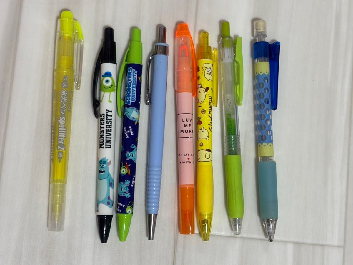 卡通文具8支套装：自动铅笔、荧光笔、圆珠笔，整套出售，主题为《怪兽电力公司》、《布丁狗》、SARASA
