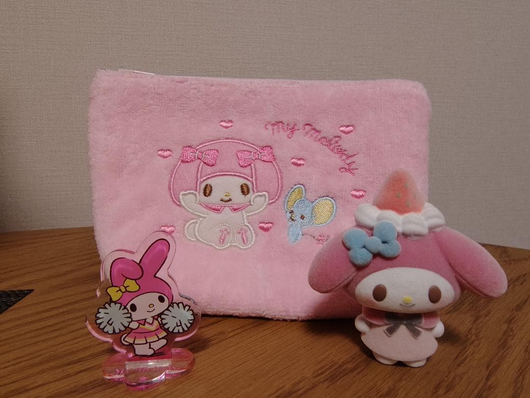 My Melody Pouch & Acrylic Stand & Mascot