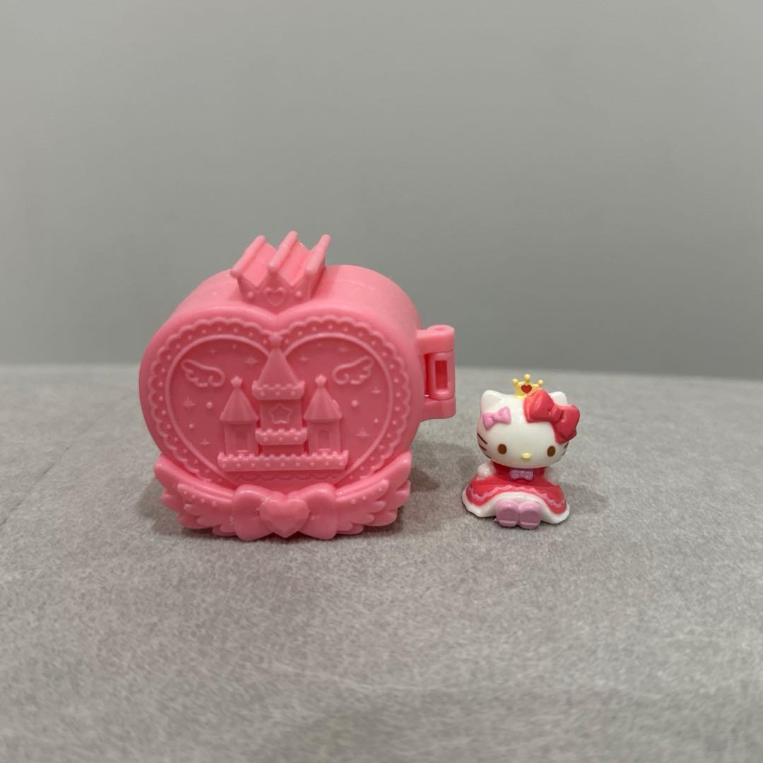 Large Character Bomb Castle Case & Mascot Hello Kitty