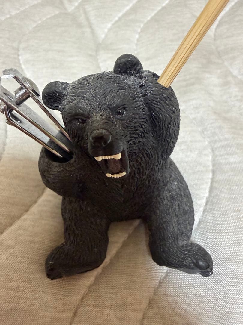 Realistic! Bear Claw Trimmer & Ear Cleaner Bear Figurine Black