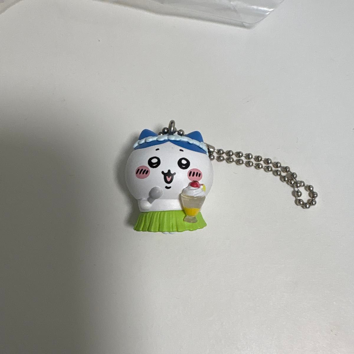 Hachiware Chiikawa Movie: The Secret of Mermaid Island Food-Packed Mascot Charm Mini Figure