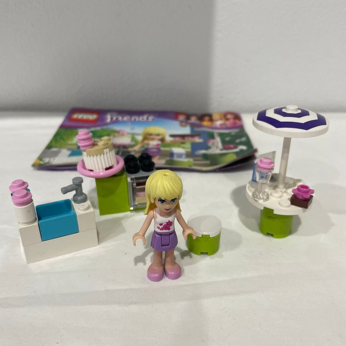 LEGO Friends Lego Friends Stephanie's Outdoor Bakery 3930