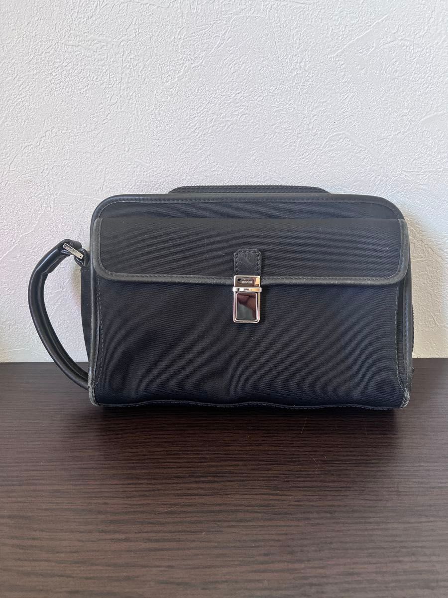 GUCCI 古驰黑色手拿包