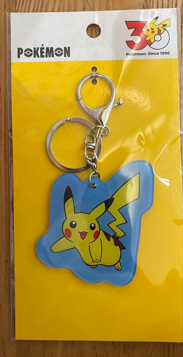 3COINS ポケモン 30周年 キーホルダー ピカチュウ
