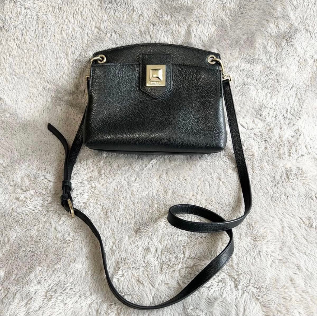 FURLA 单肩包 黑色 仿皮质 金色五金