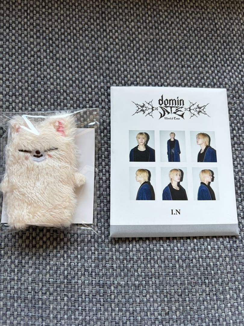 Stray Kids dominATE Finger Puppet Keychain Photo Set