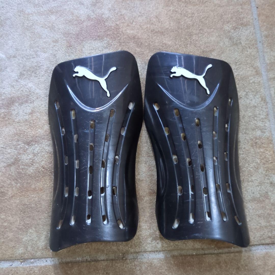 PUMA Shingard 黑色护胫