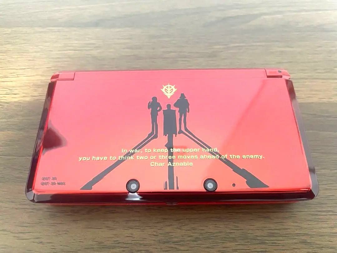 Nintendo 3DS主机高达夏亚专用模型