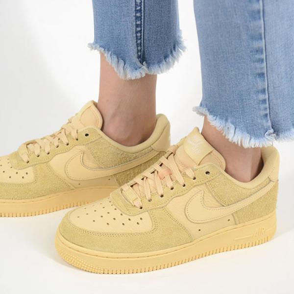 NIKE WMNS AIR FORCE 1 '07 LX 耐克女士空军一号女士运动鞋米色 ib4001-200