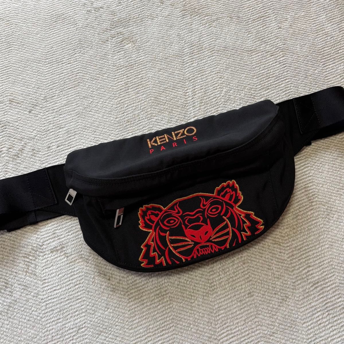 KENZO KENZO KENZO老虎刺绣身体包腰围黑色