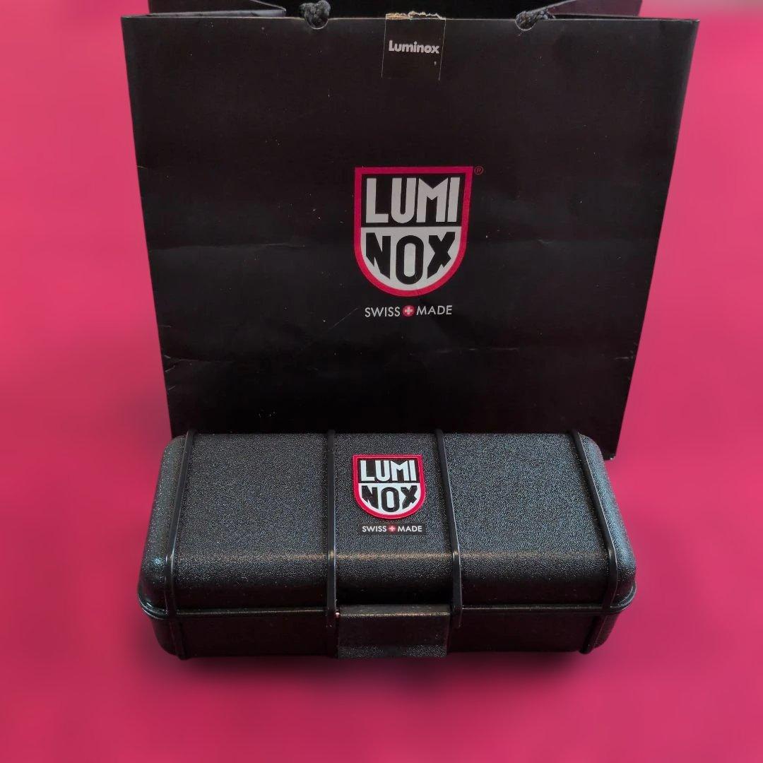 LUMINOX 3050系列腕表及专用表盒