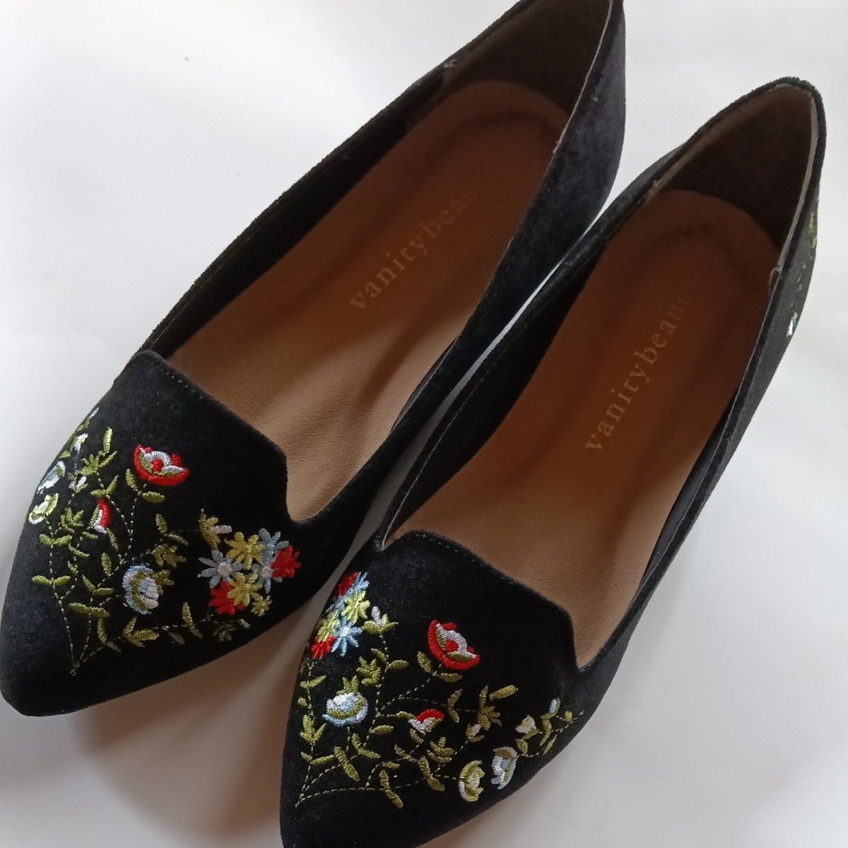 新品6490日元鞋23.5女鞋黑vanity beauty扁平面包黑色花纹刺绣pointed to
