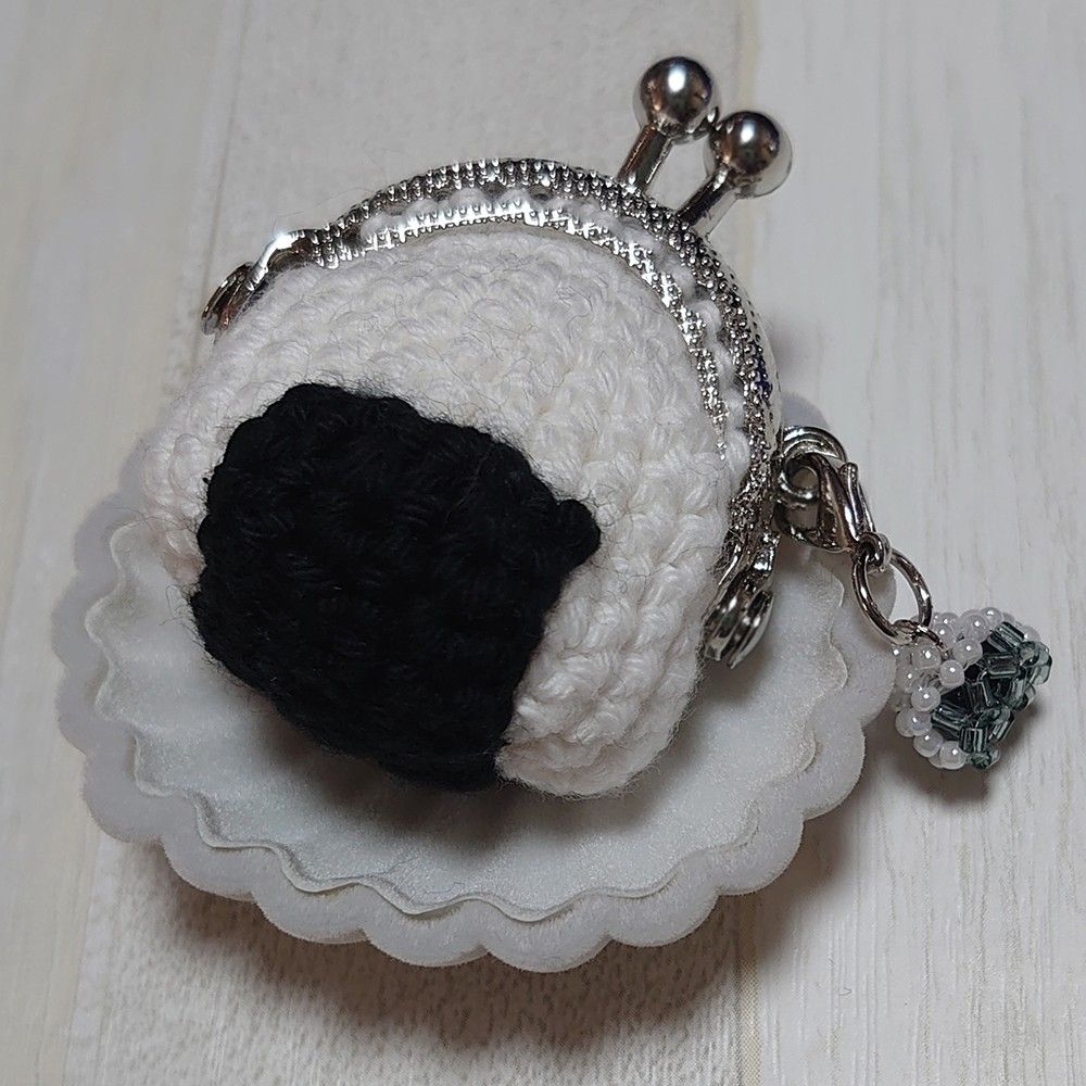 Rice Ball Shaped Gama-guchi Mini Pouch Rice Ball Pouch Coin Pouch Small Change Holder Hand Knitted Handmade Coin Case Mini Wallet Pill Case