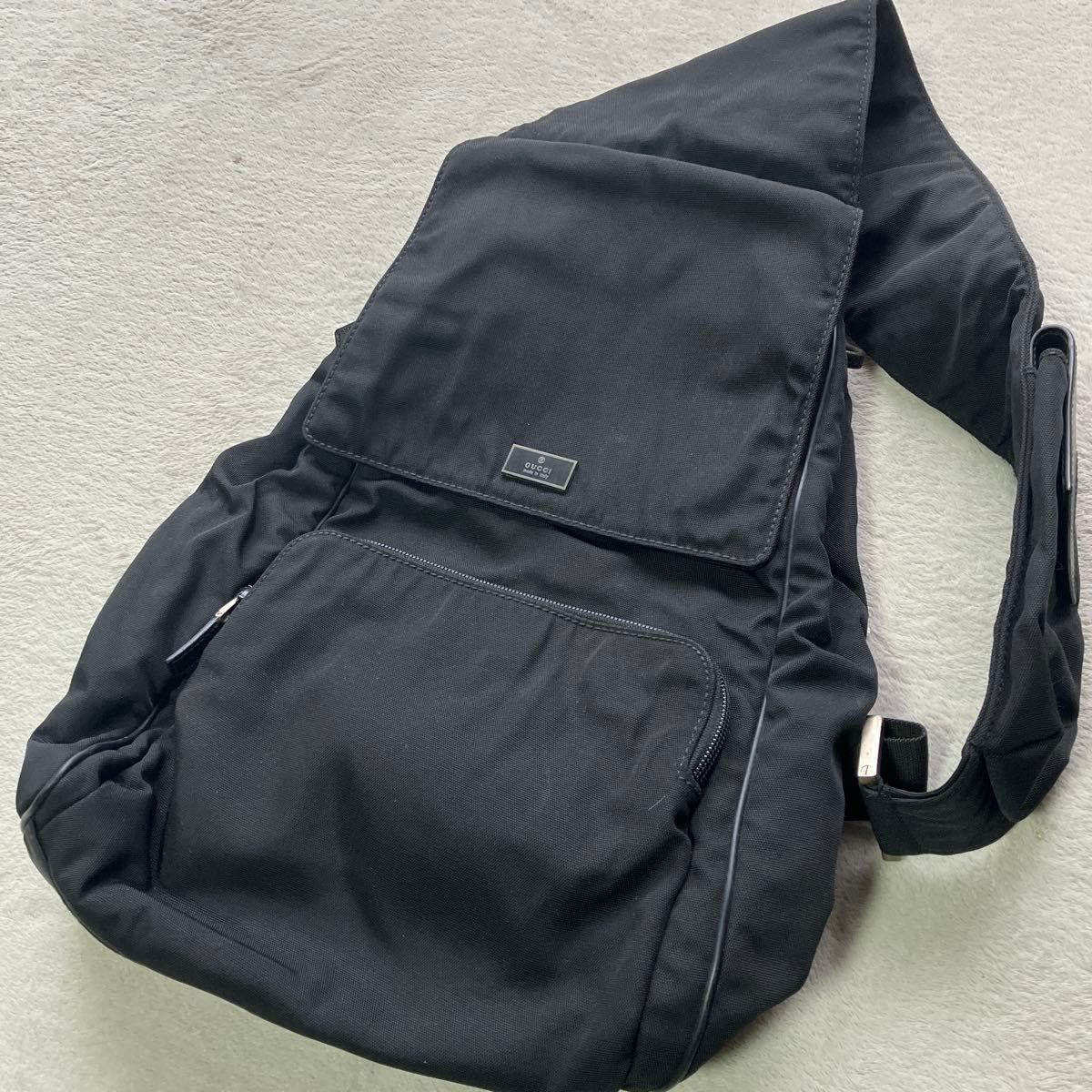 GUCCI 古驰 腰包 单肩包 黑色 尼龙