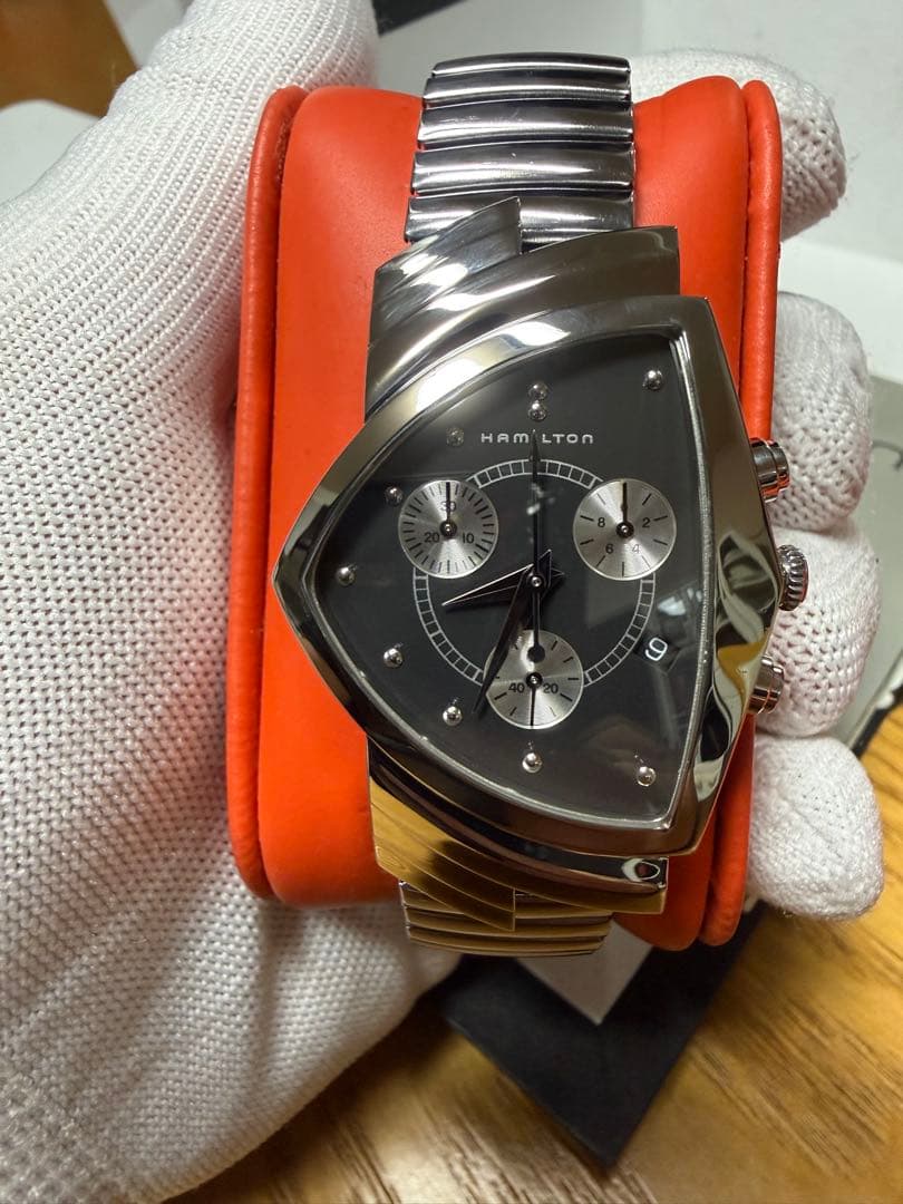 Excellent condition, fully functional HAMILTON Ventura Chronograph