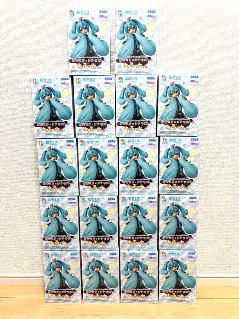 Brand New Sealed Hatsune Miku x Cinnamoroll Choko Nise Figure 18-Pack