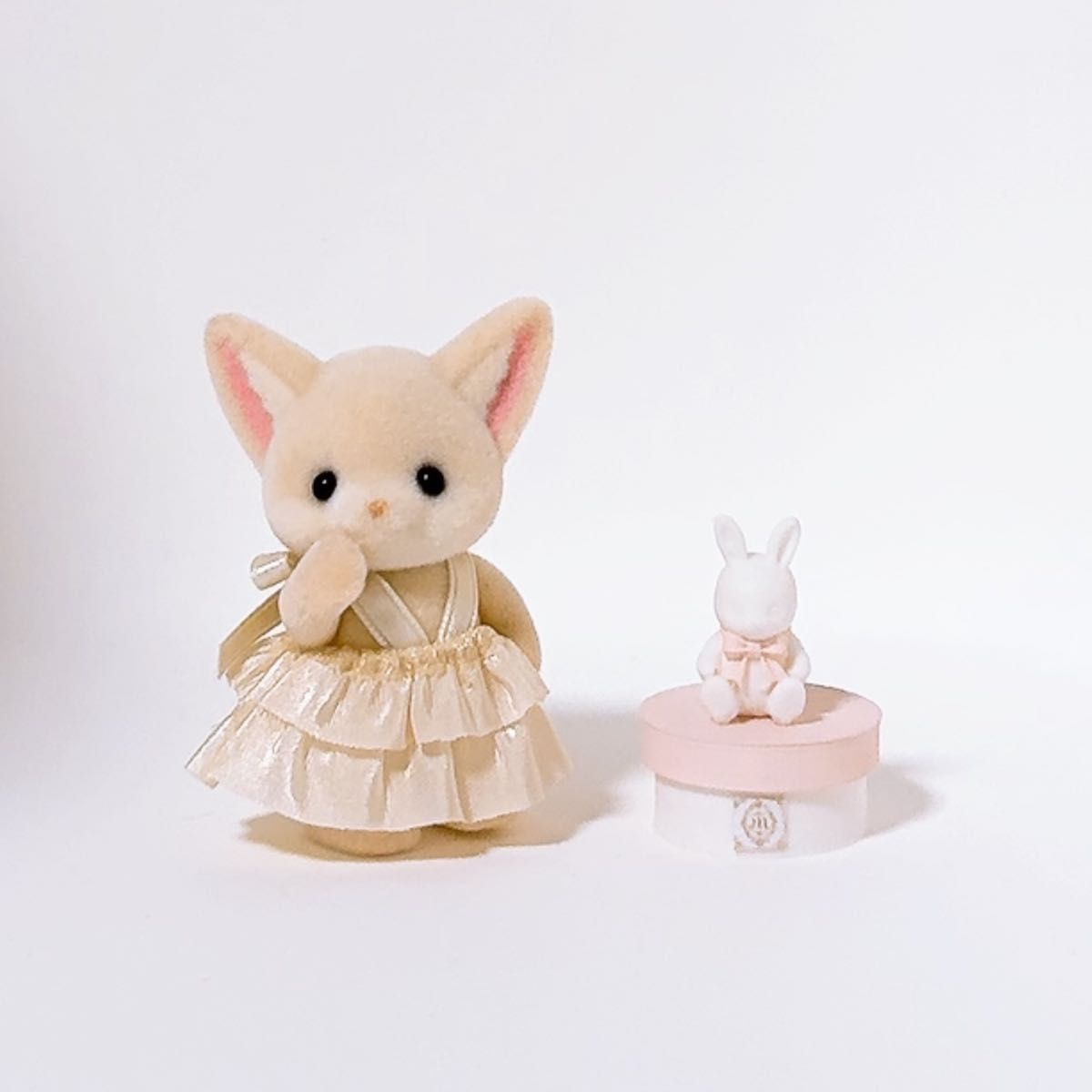 【瑕疵品】手工制作 娃娃 微型圆形礼盒&兔子毛绒玩具