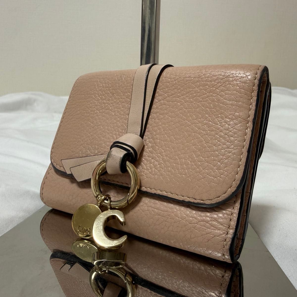 【Excellent condition, current model】Chloé trifold wallet, beige, large capacity, with charm and alphabet detailing