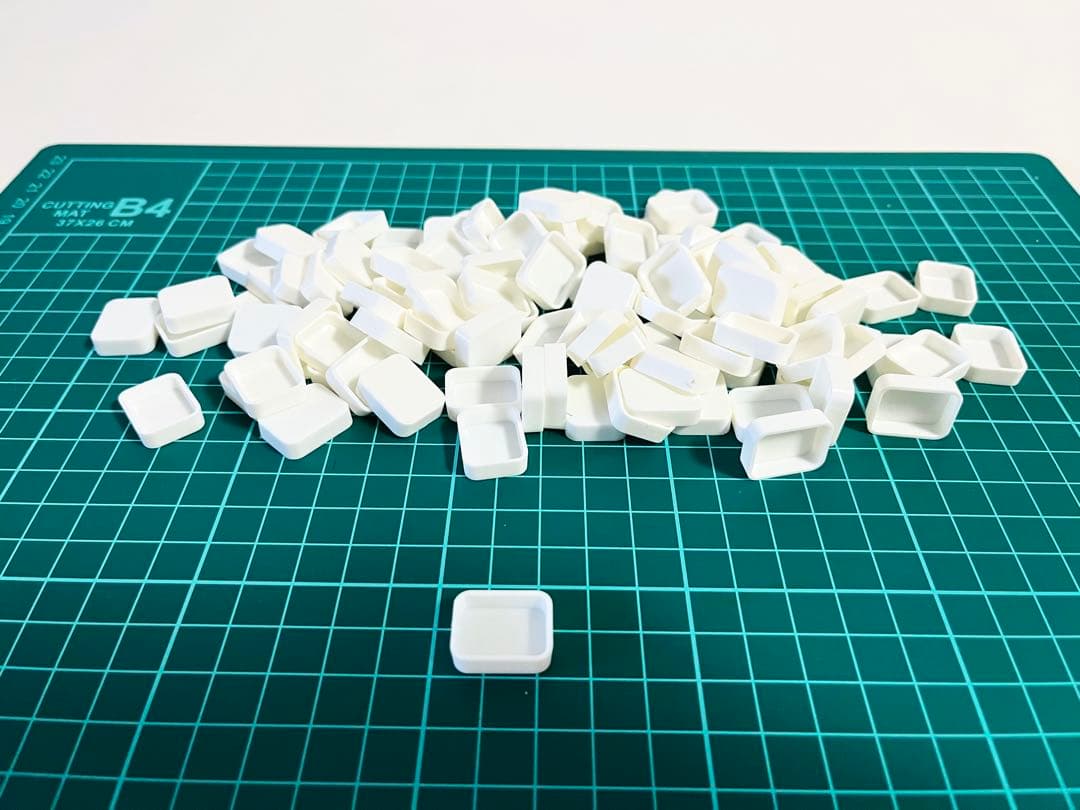 Miniature White Square Plates for Dollhouse, 50 Pieces SET