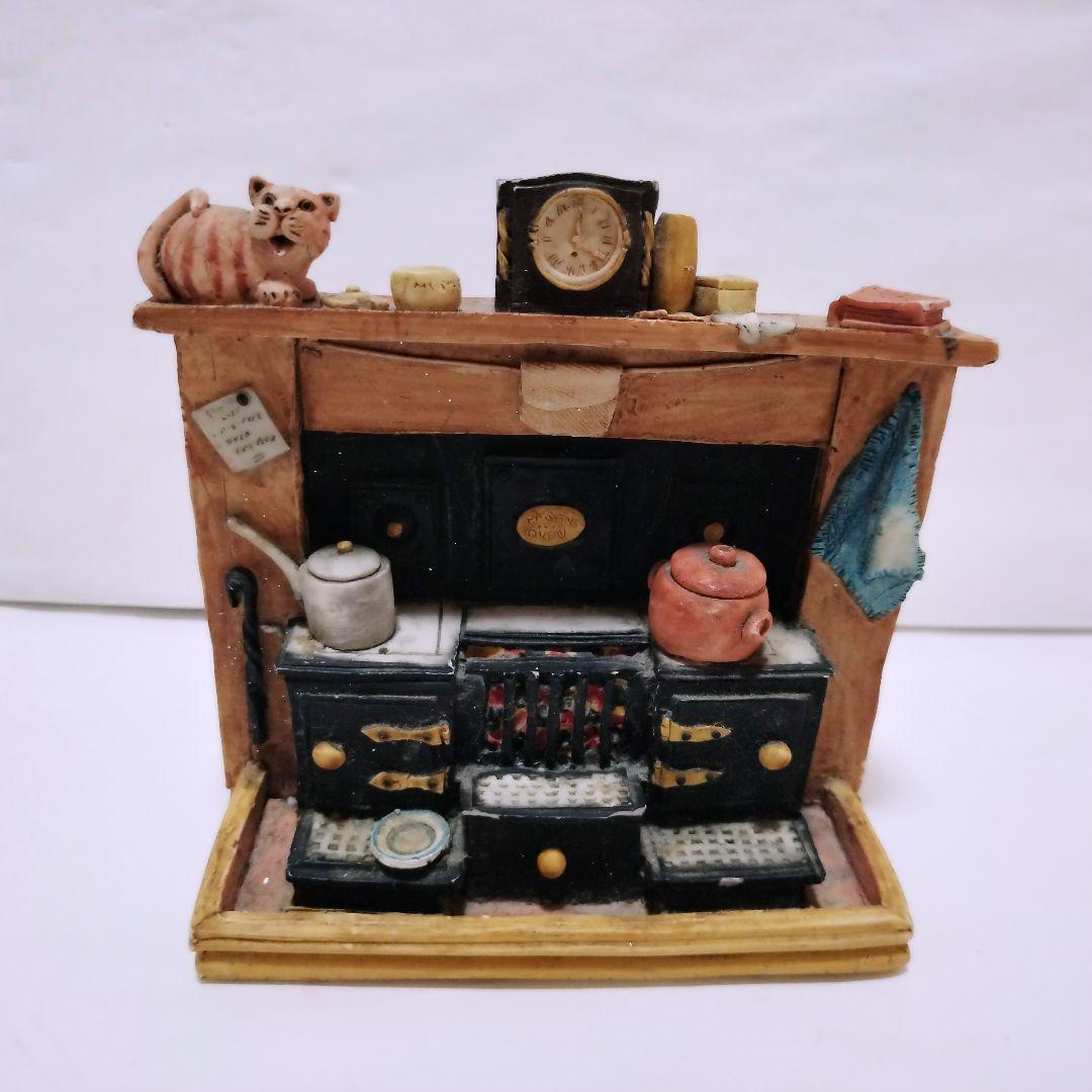 Peter Fagan Miniature Figurine Cat and Stove