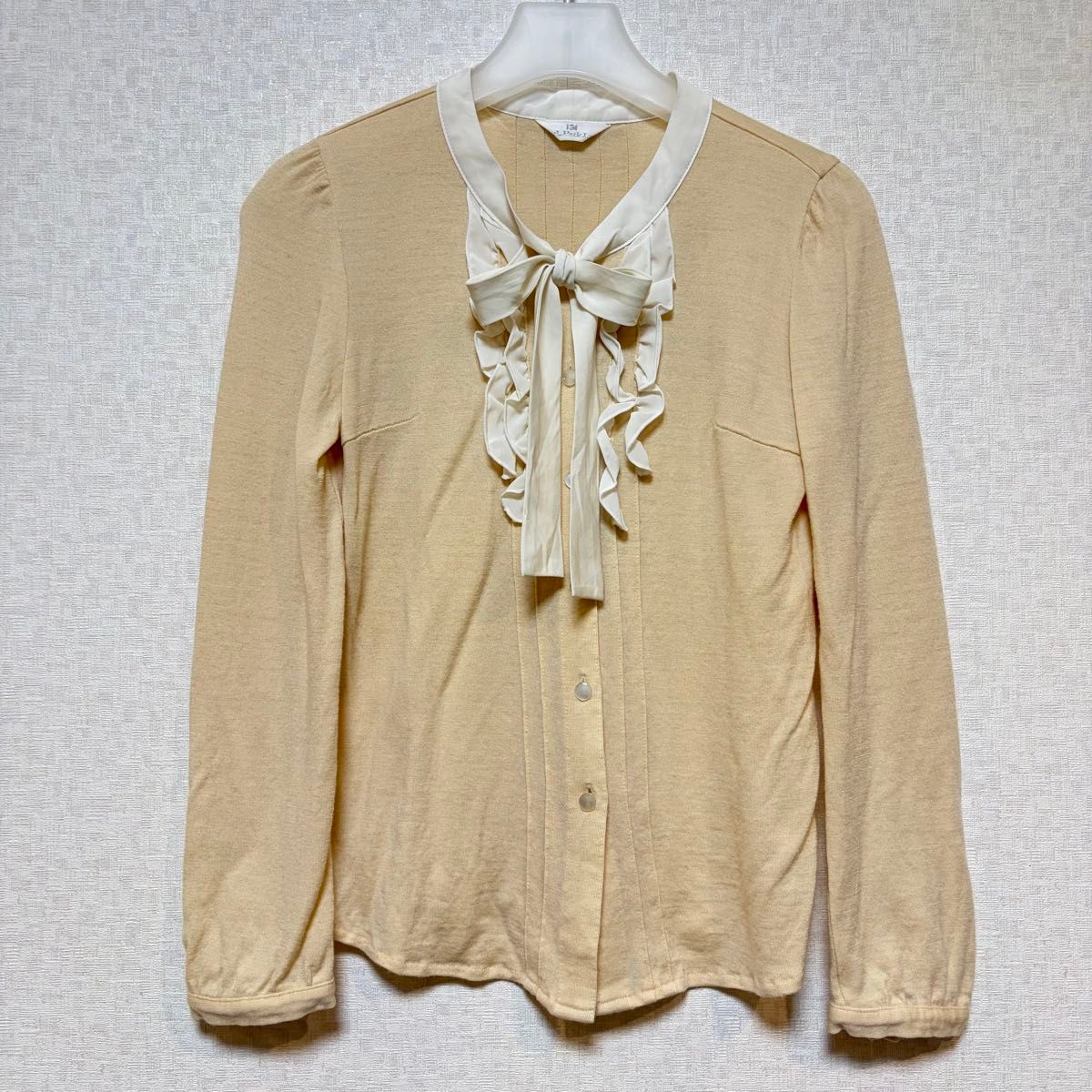 Karl Park Lane カールパークレーン リボン付きフリルカットソー 長袖 ベージュ